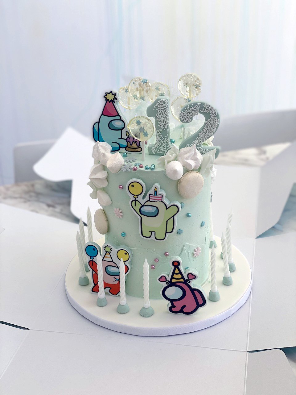 Yiamy_Custom Cake - 3.jpeg