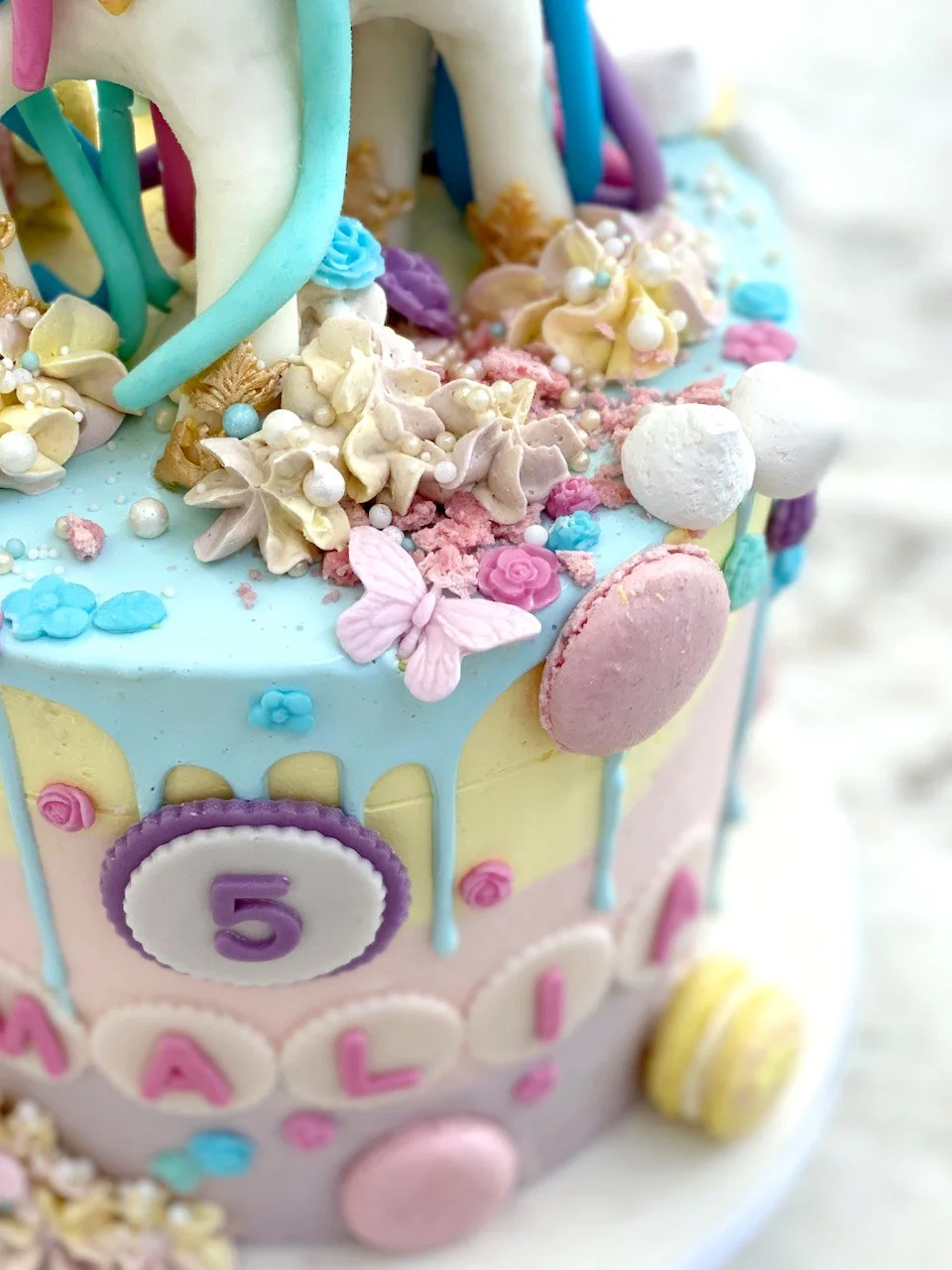 Yiamy_Custom Cake - 8.jpeg