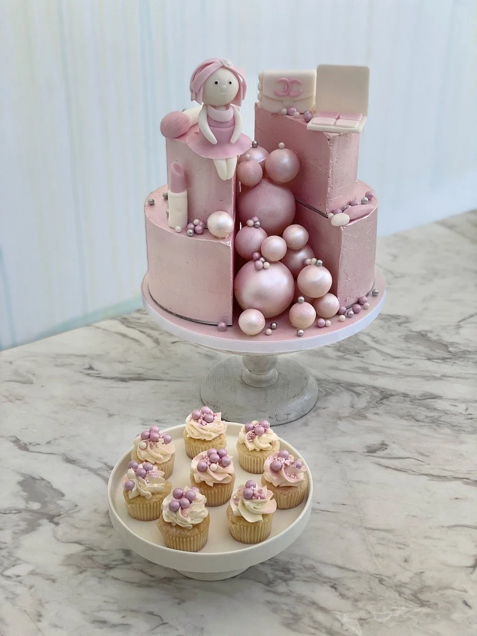 Yiamy_Custom Cake - 16.jpeg