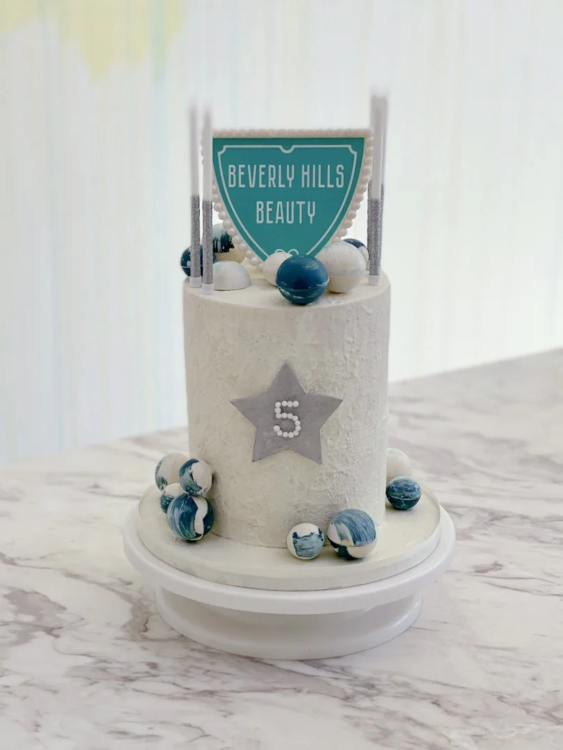 Yiamy_Corporate Cake - 15.jpeg