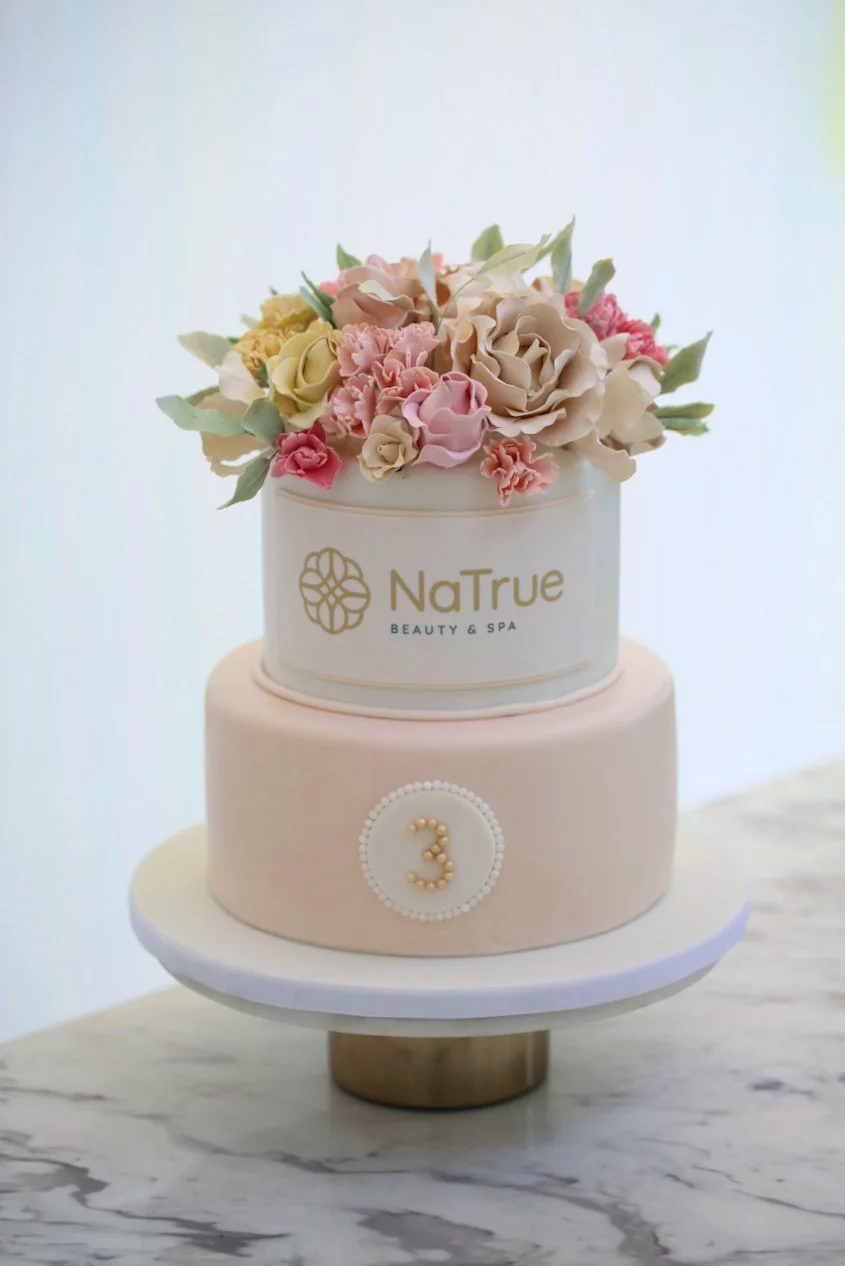 Yiamy_Corporate Cake - 12.jpeg