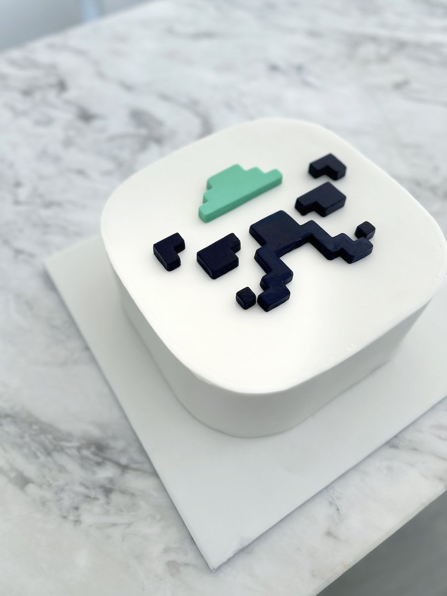 Yiamy_corporate cake - 1.jpeg