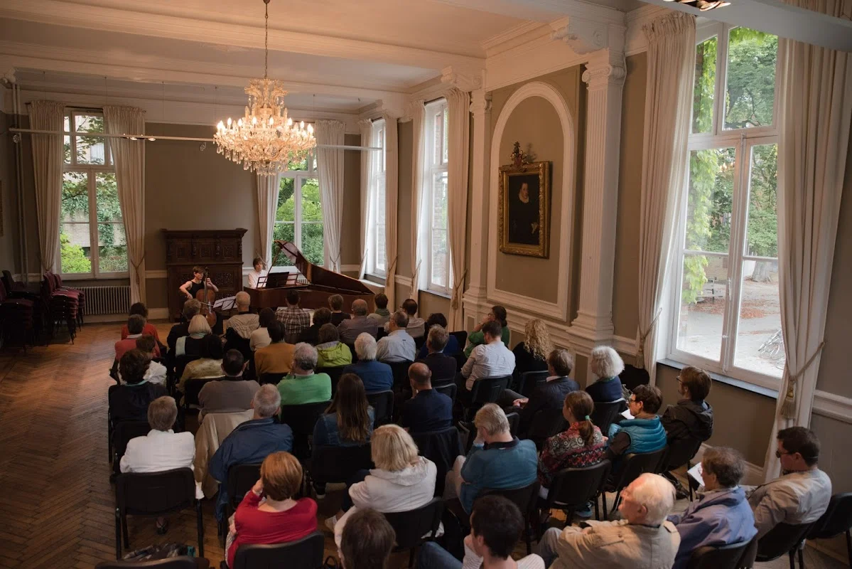 Octavie Dostaler-Lalonde & Artem Belogurov in Salon St. Stanisas school (c) Frederik Sadones (4).jpg