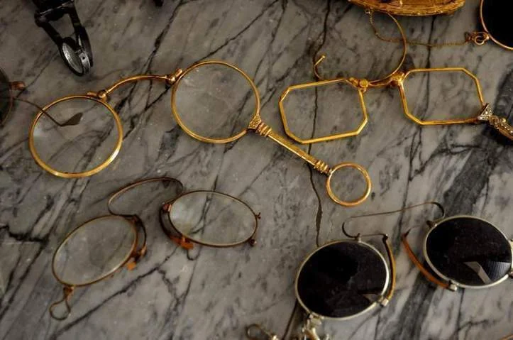 Pauline Presents: Duet mit zwei obligaten Augengläsern 