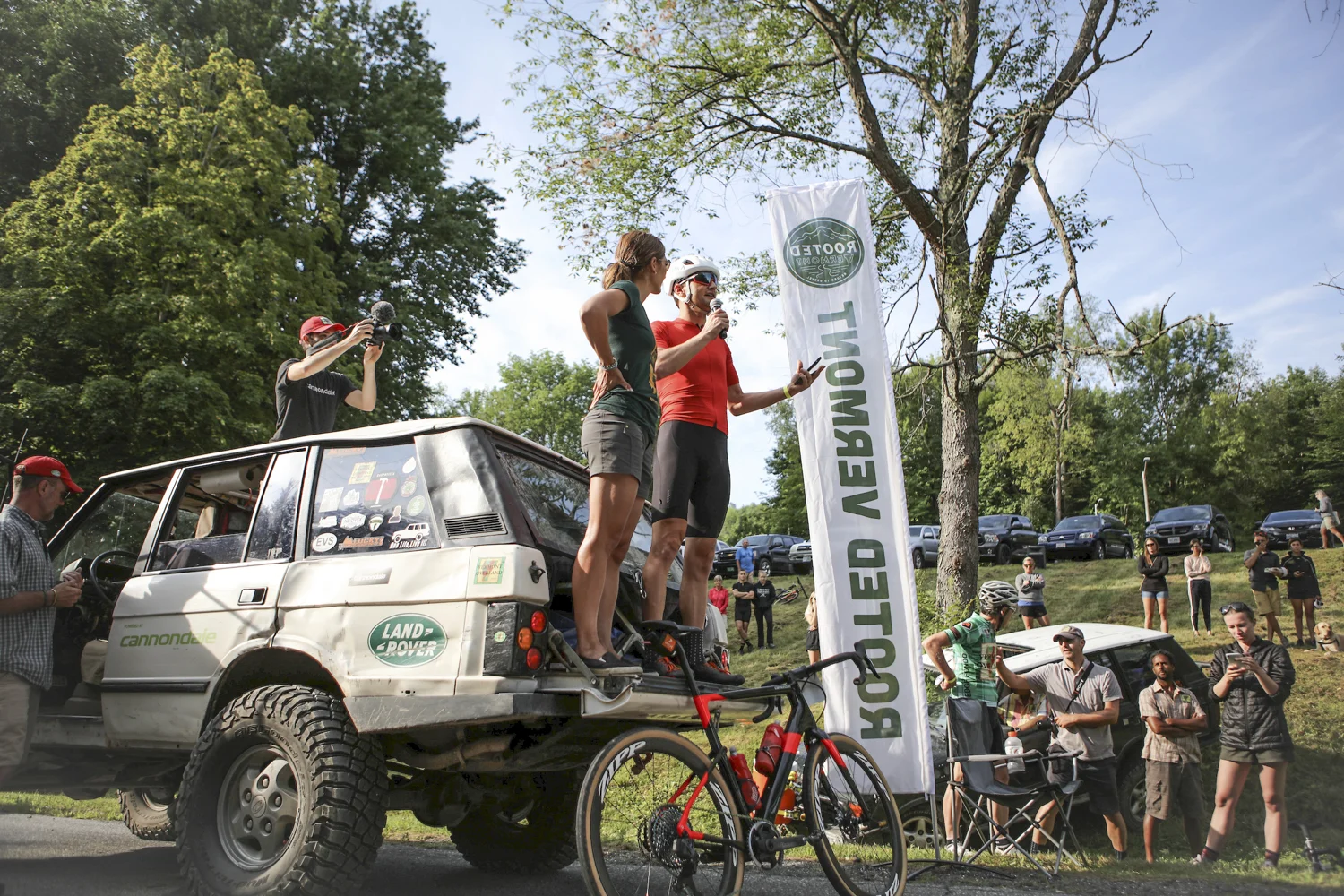 Ted and Laura explaining Mullet Protocol prior to race