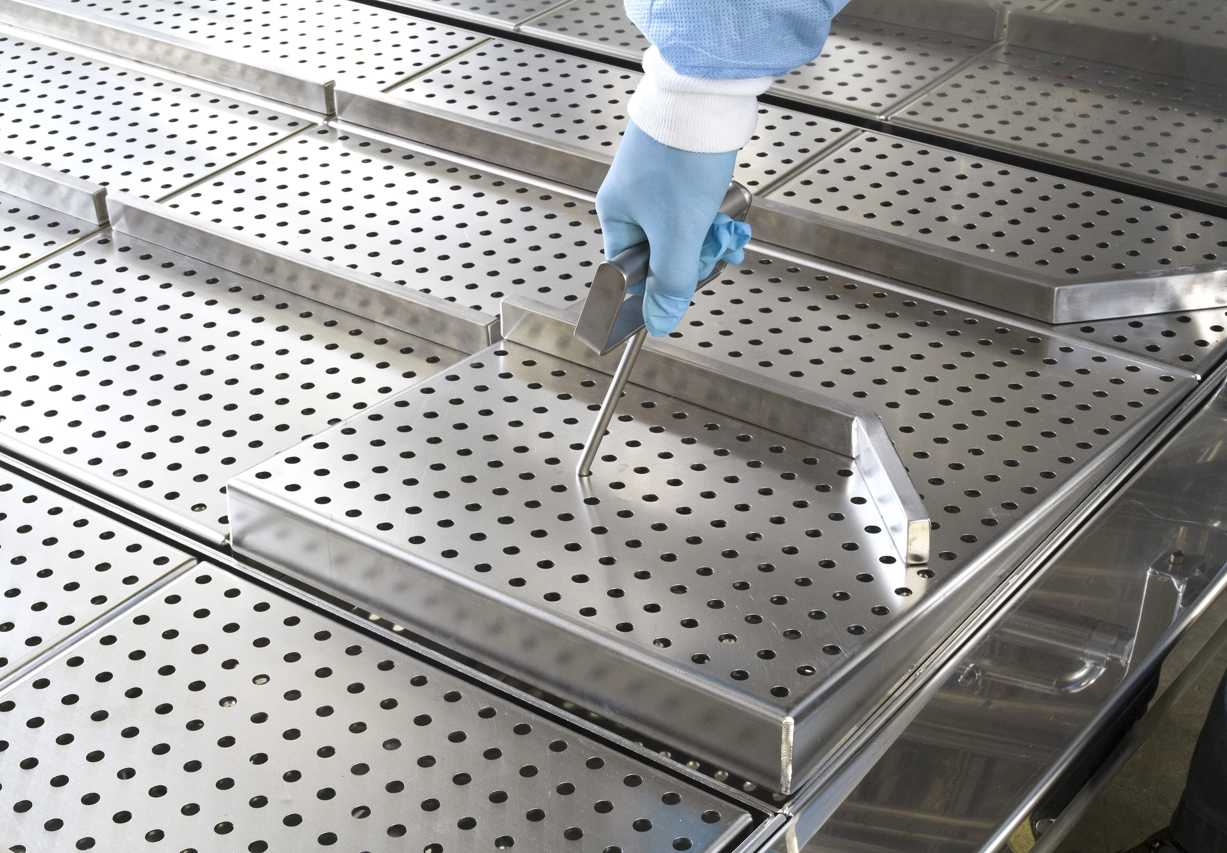 AC 7000 NHP_floor grid removal.jpg