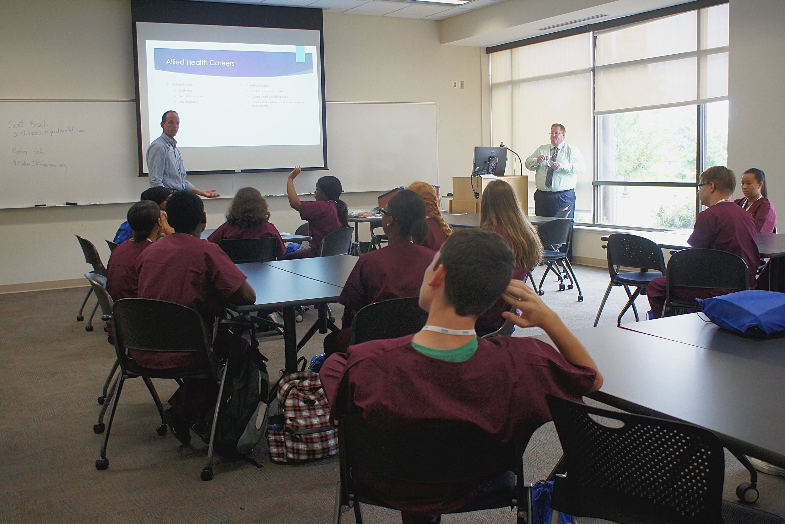   Scott Bosch, Manager of Clinical Engineering Services and Medical Technology at Park Nicollet Health Services, and Rodney Nolen, Manager of Biomedical Engineering at Fairview Health Services, talked to the students about biomedical engineering and 