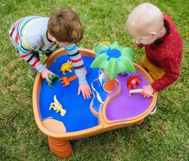 Dino adventures are even better with the vibrant colors of Crayola Play Sand!  Find it at your local Walmart today!  https://bit.ly/36khygC 
#PlaySand #CrayolaPlaySand #Crayola #Sandbox #ColorSand #BackyardFun #KidActivities #Playtime #DinoAdventures