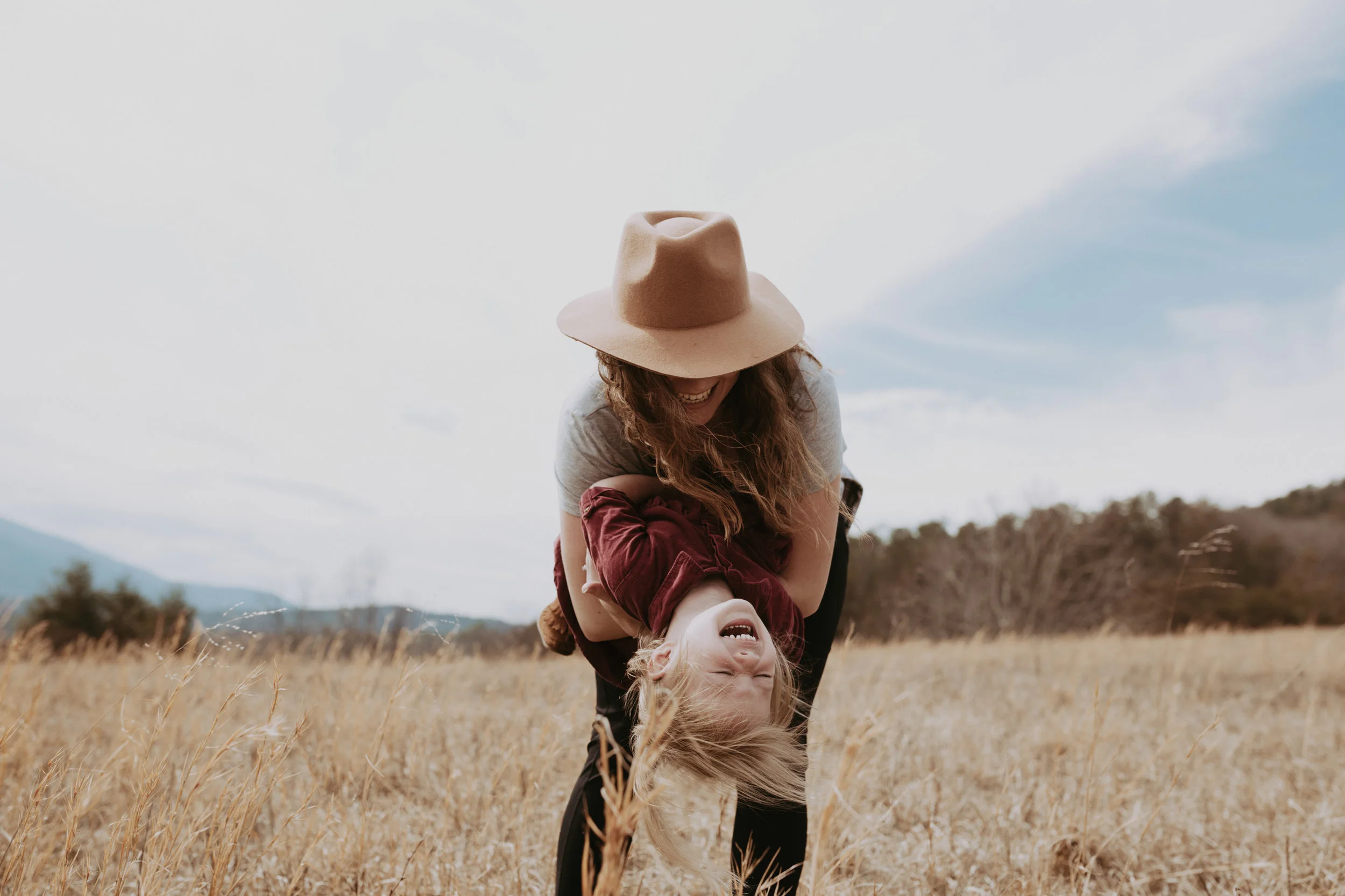 a picnic in cades cove. knoxville family photographer — SARA MILLER