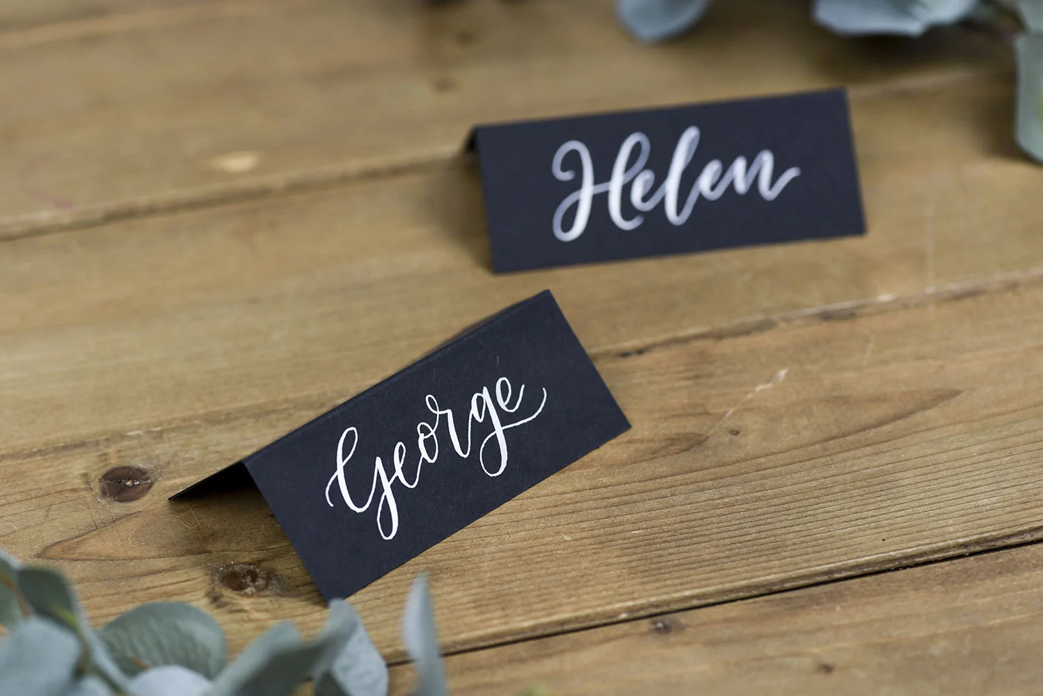 LettersbyJulia_BlackPlaceCards01.jpg