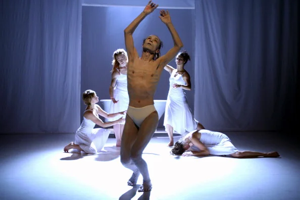 Choreographer-director Kasai writes “for me, America symbolizes the setting of the sun of history, a golden twilight in the journey of humanity.”