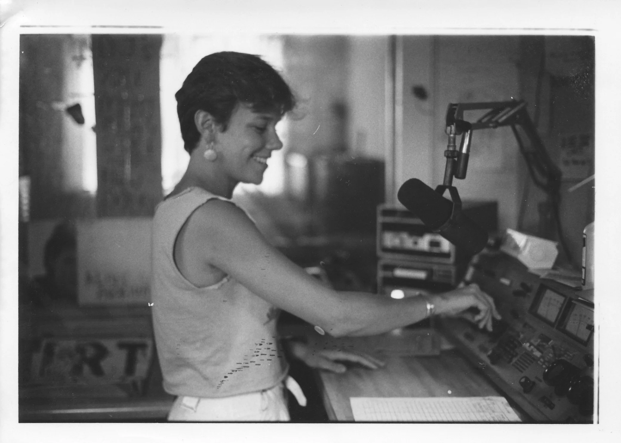 EB-WRUV1983.jpg