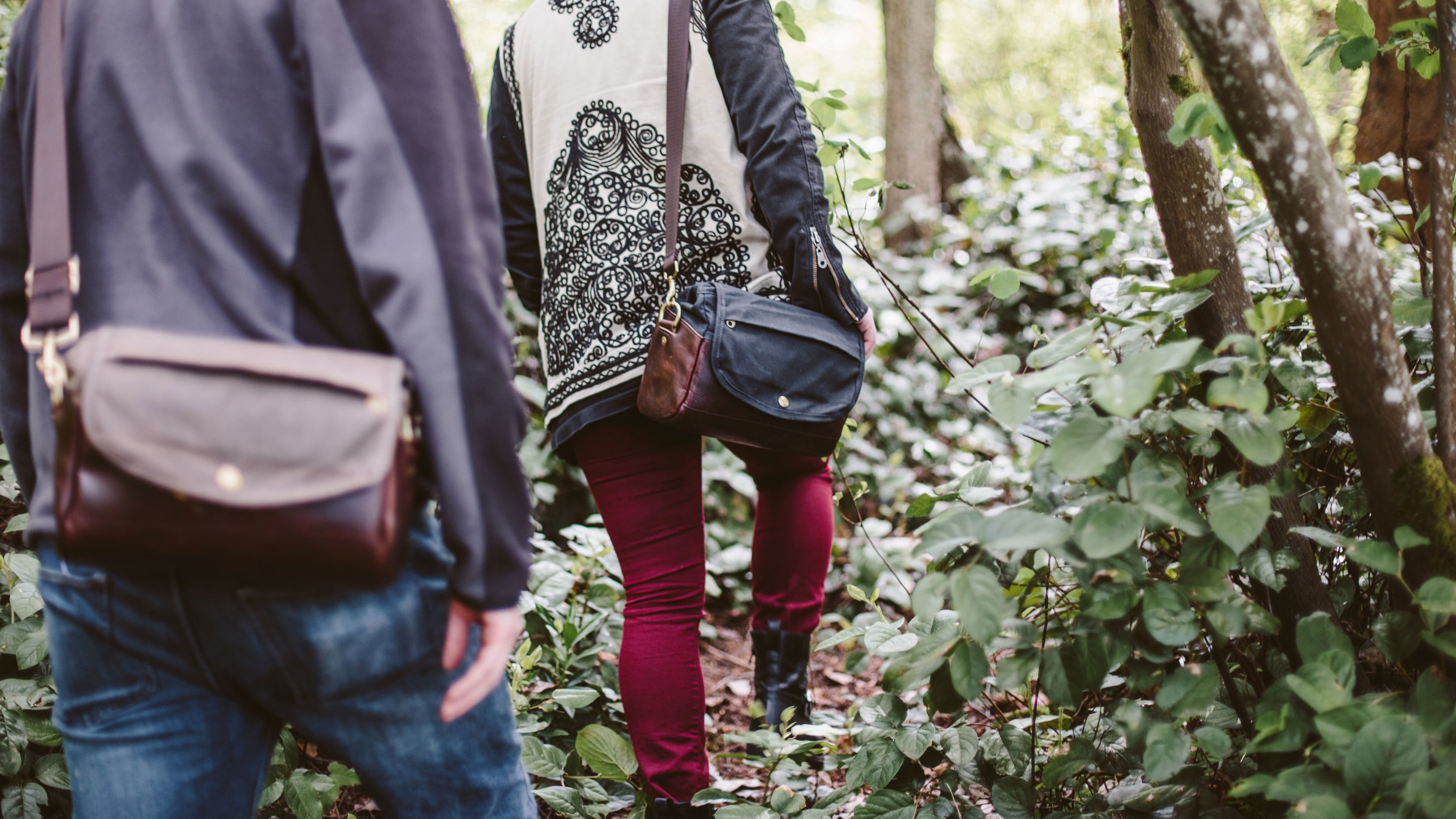 camera-bag-black-oak-outdoors_274460df-e342-4172-b660-c7a245f81136.jpg