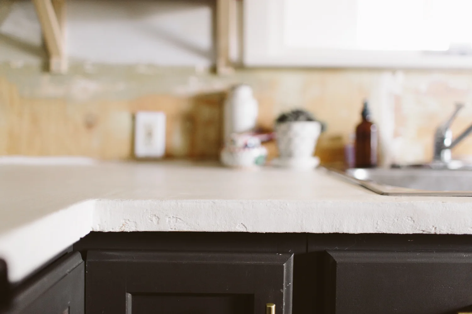 Diy White Concrete Skimcoat Countertop Liz Morrow