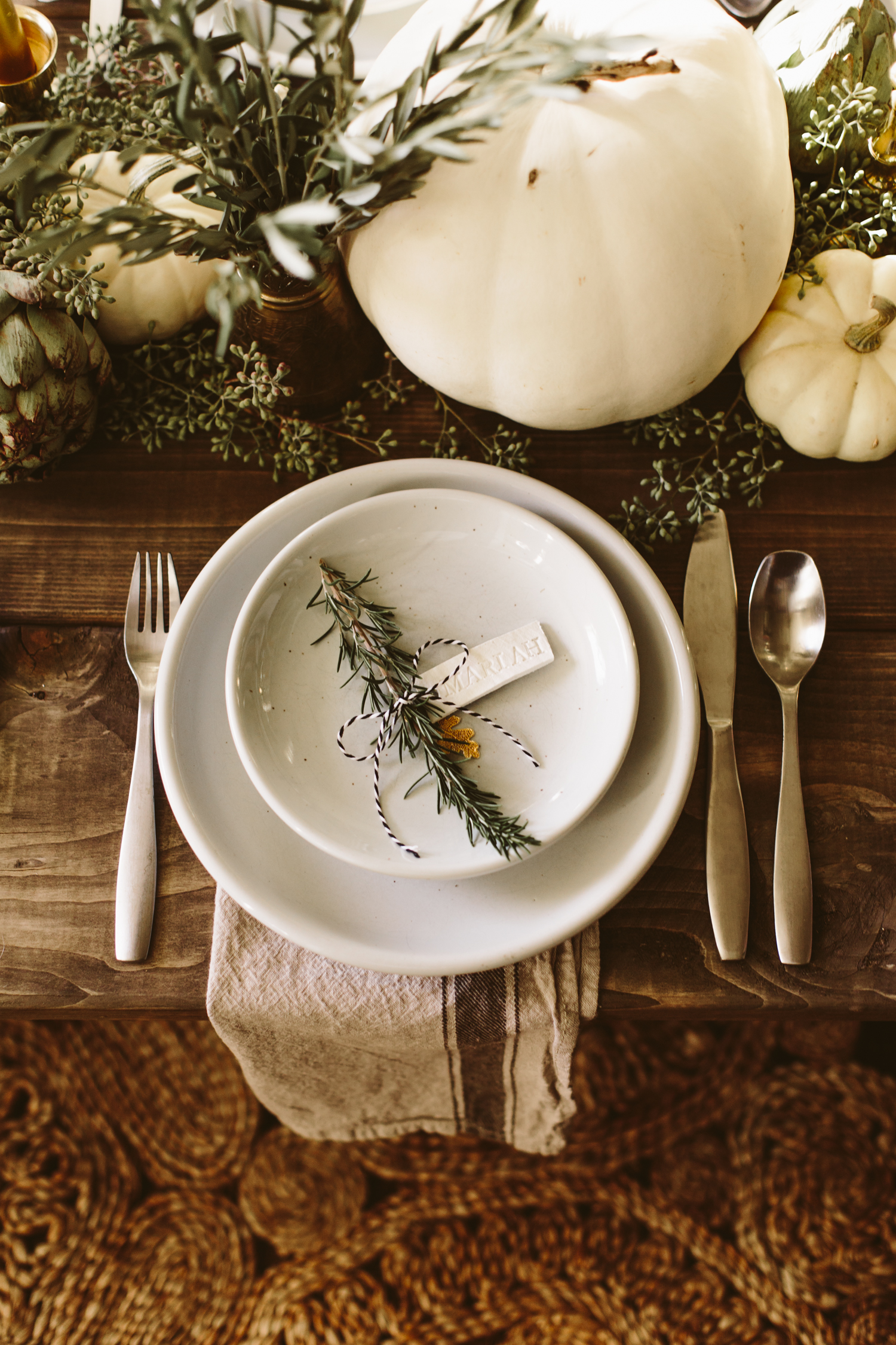 Refined Thanksgiving Tablescape