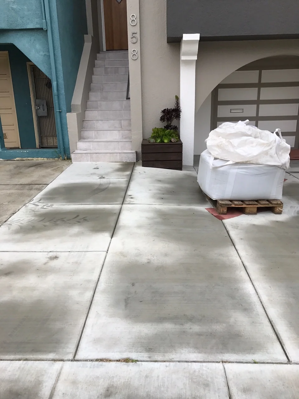 Front yard in the Inner Richmond, before