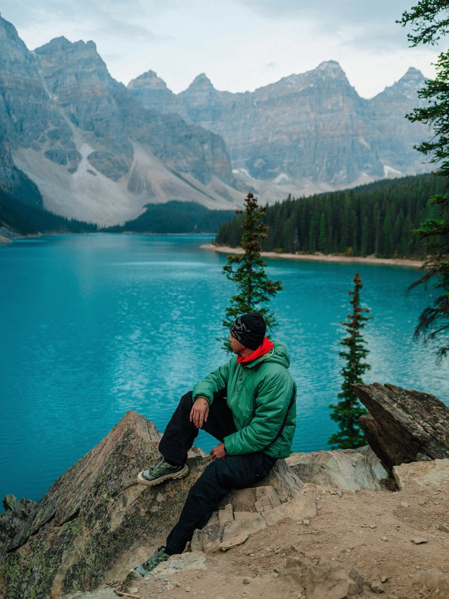 Woke up at 4am for this view 😭

#morainelake  #banff #leicaq3