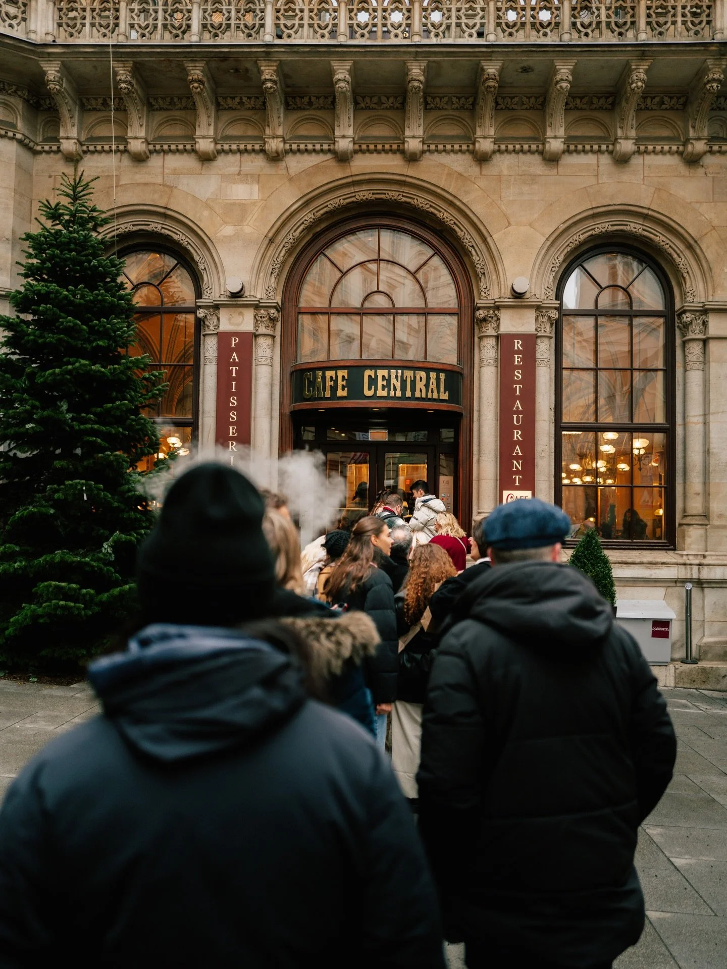 📍 Caf&eacute; Central &mdash; Vienna&rsquo;s most iconic coffeehouse

☕️✨ Why you should go (and why it&rsquo;s legendary):

&bull; Opened in 1876, Caf&eacute; Central has been serving coffee for nearly 150 years
&bull; Once a hangout for famous thi