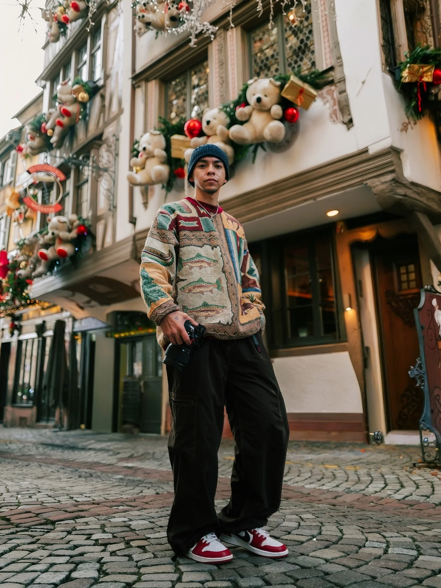 📍STRASBOURG, FRANCE
&bull; Where French &amp; German cultures collide 🇫🇷🤝🇩🇪
&bull; Home to one of Europe&rsquo;s oldest Christmas markets 🎄
&bull; Iconic cathedral that was once the tallest in the world ⛪
&bull; Storks = symbol of good luck 🐦