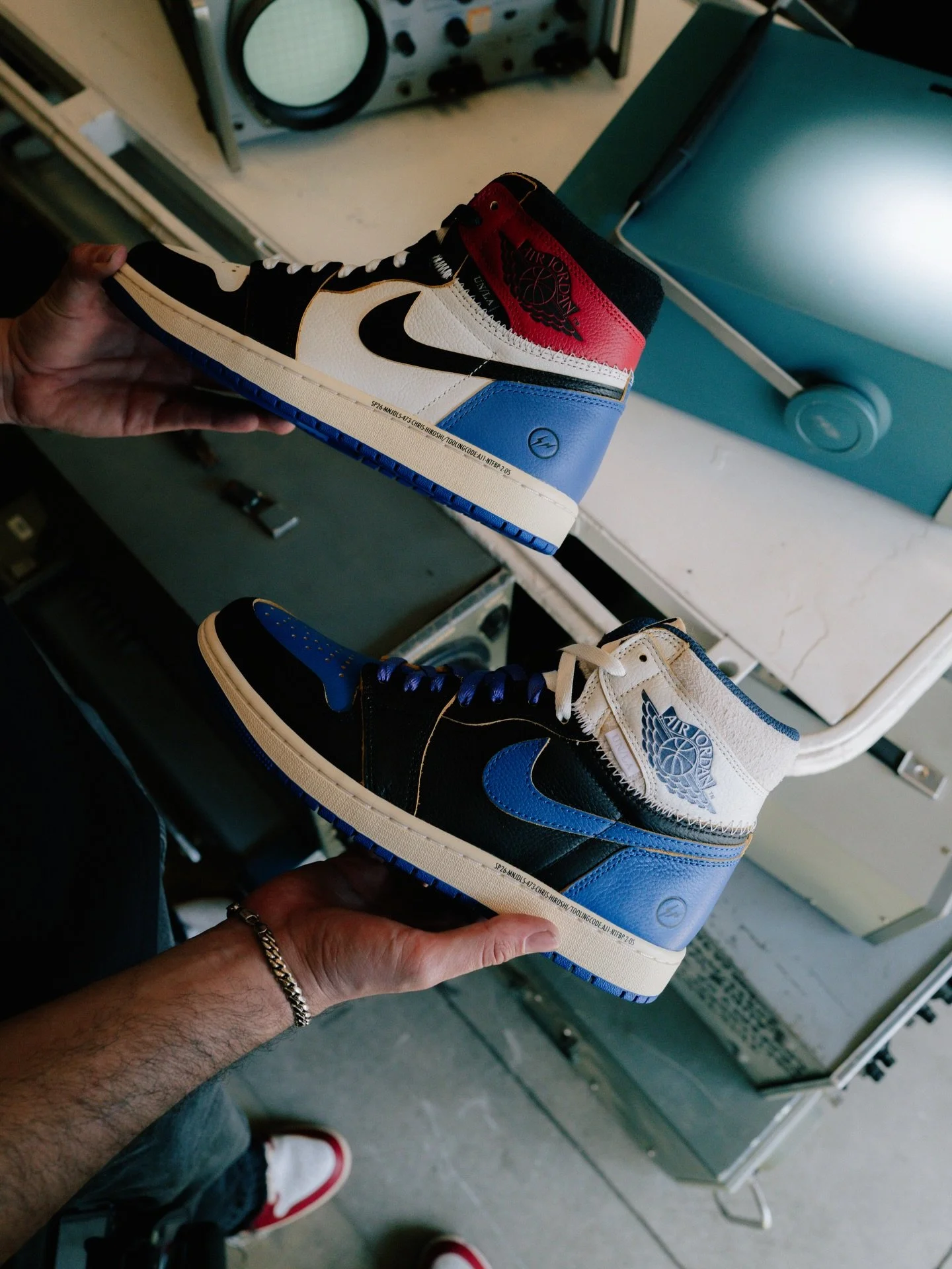 Can&rsquo;t decide what colorway is better 😫 Which one would you choose? 👀

#unionxfragment #unionfragment