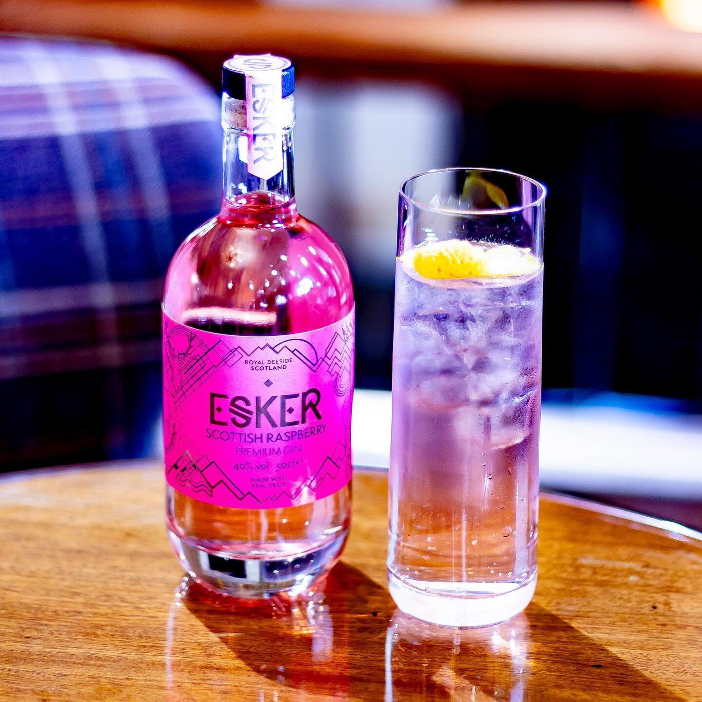 Wonder if we bring out the Scottish Raspberry Gin this weekend it&rsquo;ll help the sun shine again?

💓 Scottish Raspberry Gin served with tonic over ice and garnished with lemon zest. #EskerSpirits #ScottishGin #summerinScotland #Gin #GinandTonic #