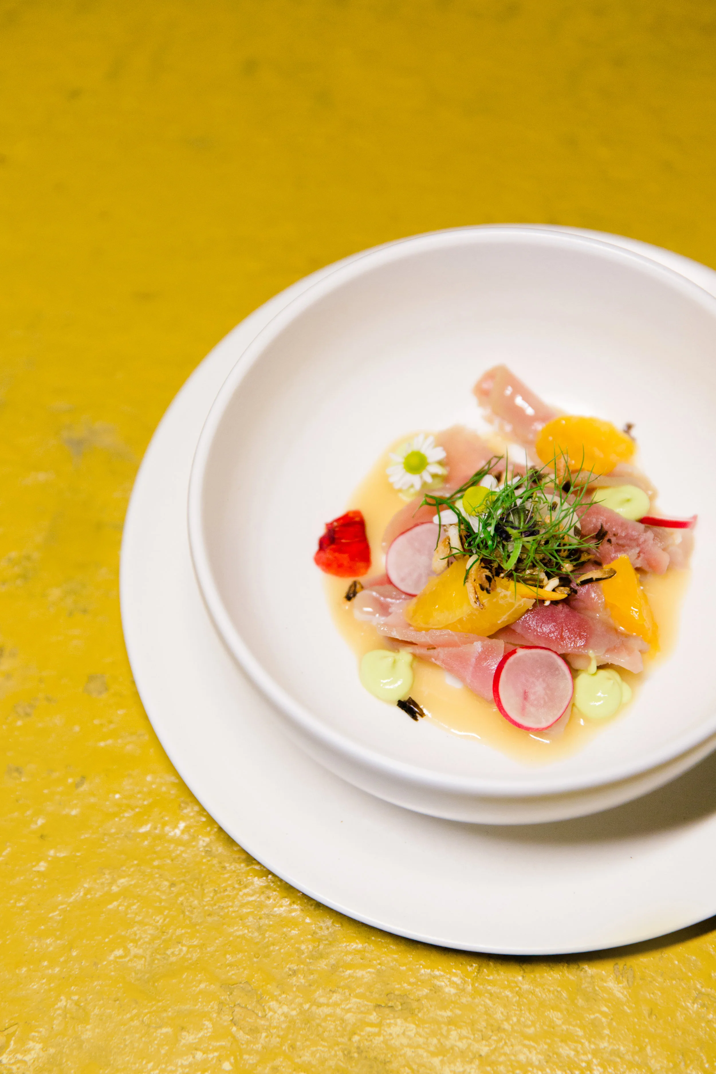 Crudo de Atún y Flores diseñado para una novia especial y publicado por la revista VOGUE. 