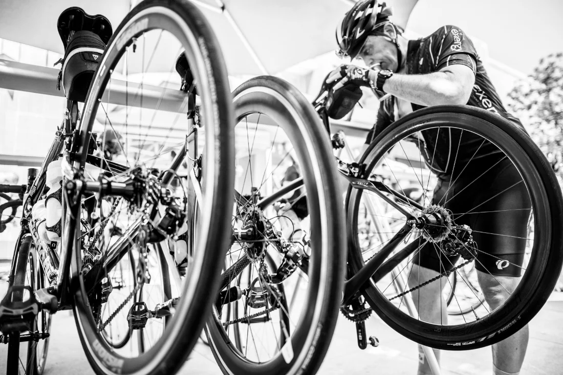 TOUR DE LAEMMLE