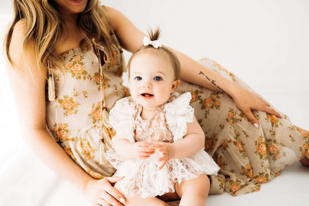 All smiles! ​​​​​​​​
​​​​​​​​
 #nashvillefamilyphotographer #nashvillefamilyphotography #nashvillefamily #nashvillemom #nashvillefamilylifestyle #nashvillephotographer #lookslikefilm #hellostoryteller #motherhoodunplugged #clickmagazine #nashvilletn 