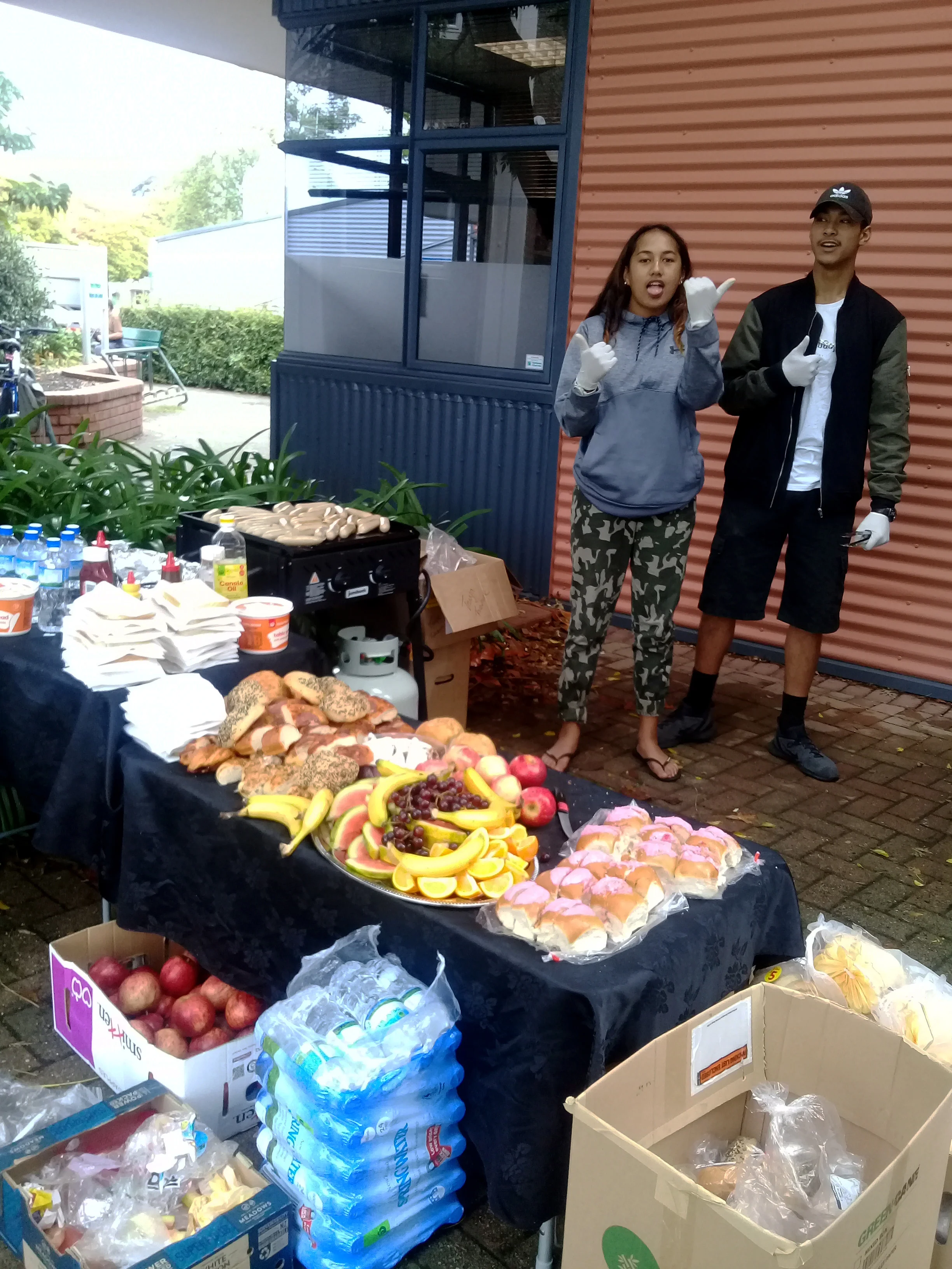 An abundance of great food laid out for rangatahi which included chicken, fresh fruits and bread as well as refreshing water.