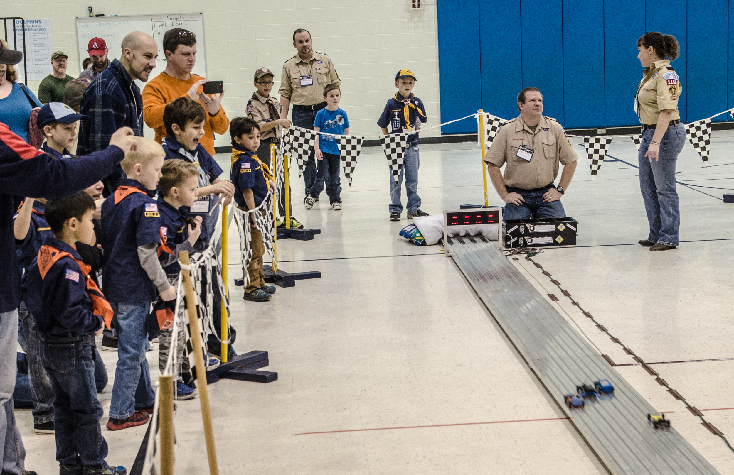 pinewood_derby_20160116 (14).jpg