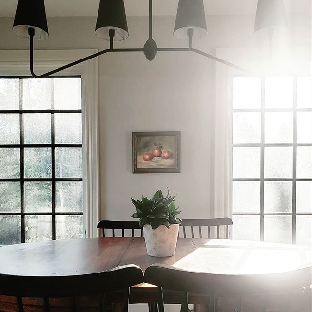 That fall evening light! This is one of my favorite views in our house, from the Kitchen looking into the Breakfast Area. And I finally hung up my newest purchase from @vintagefineobjects ! Vintage art is a great way to add a little character in any 