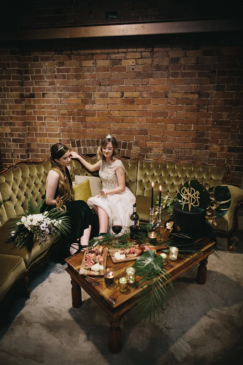 Emerald-Art-Deco-Wedding-Inspiration-04.jpg