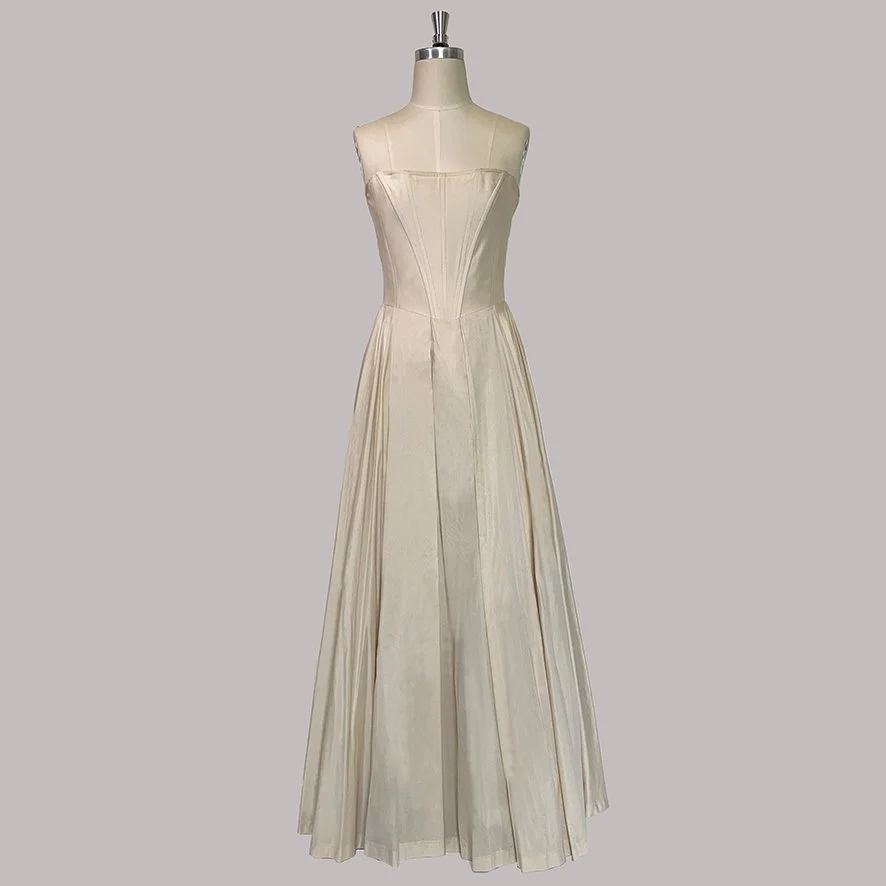 Tipi Front Gwendolynne Wedding Dress Melbourne Sample Sale.jpg