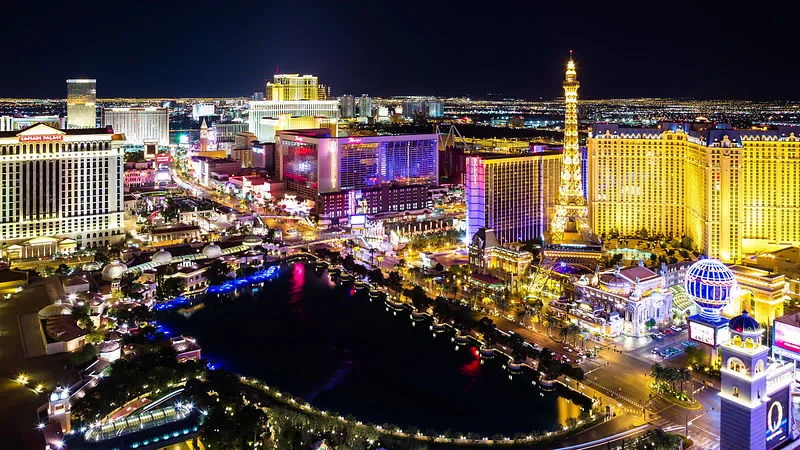 041113-las-vegas-cosmo-late-night-timelapse-proreshq-HD_xlarge.jpg
