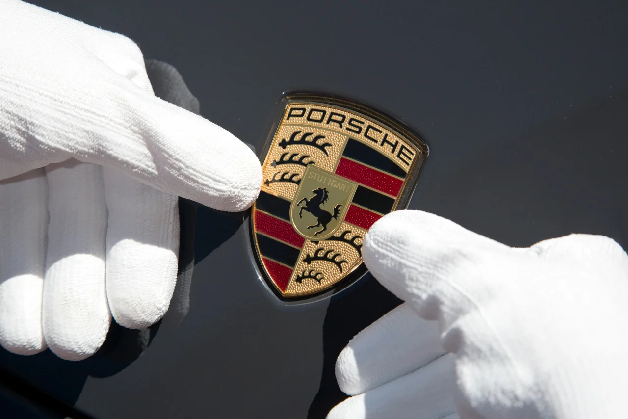 209056_wappen_2014_porsche_ag.jpeg