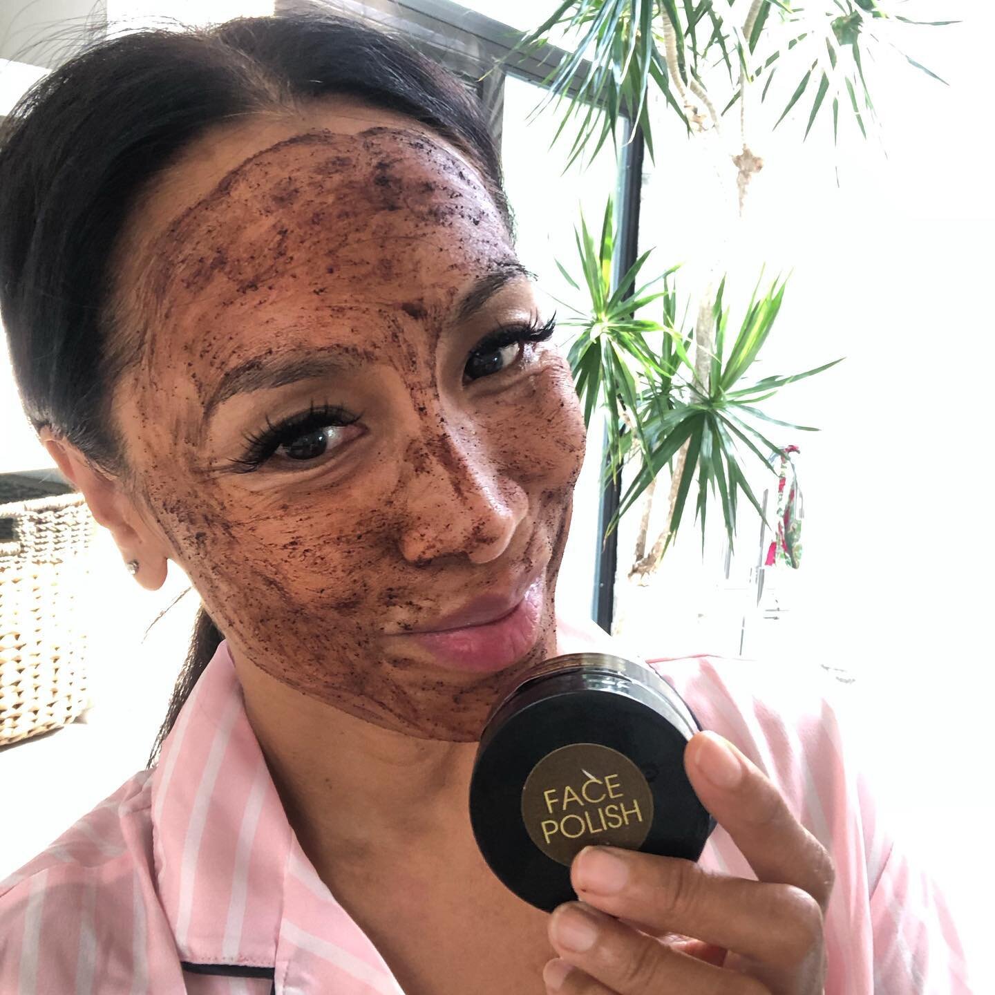 It&rsquo;s always a good day for good healthy skin.  This delicious Face Polish is packed with antioxidants and natural ingredients that help moisturize, tighten, brighten, exfoliate and even reduce the appearance of fine lines! ❤️
.
Shopping link in