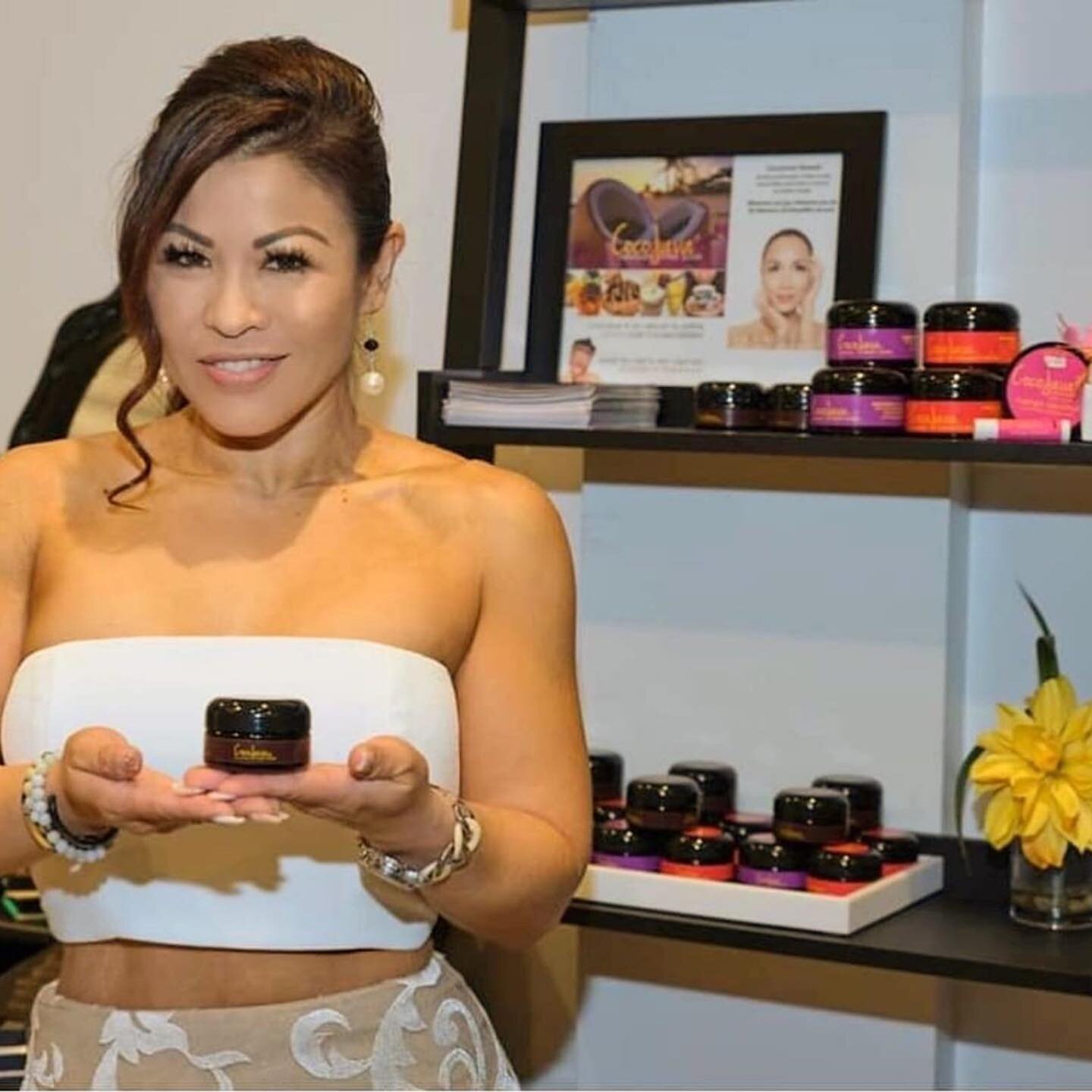 #womensupportingwomen 🙌
.
Chocolate 🍫 Coffee ☕🥰 now that I have your attention....
#Repost @mrswaikeleinternational2020
・・・
Product Feature Coco Java ☕🍫🥥
Face Polish!!!
CocoJava Face Polish is the most popular product by local celebrities, T