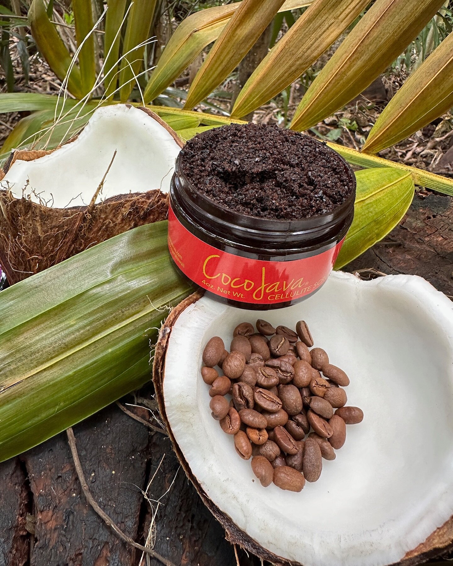 Indulge in this amazing cellulite scrub featuring Hawaiian coffee and coconut! ❤️❤️