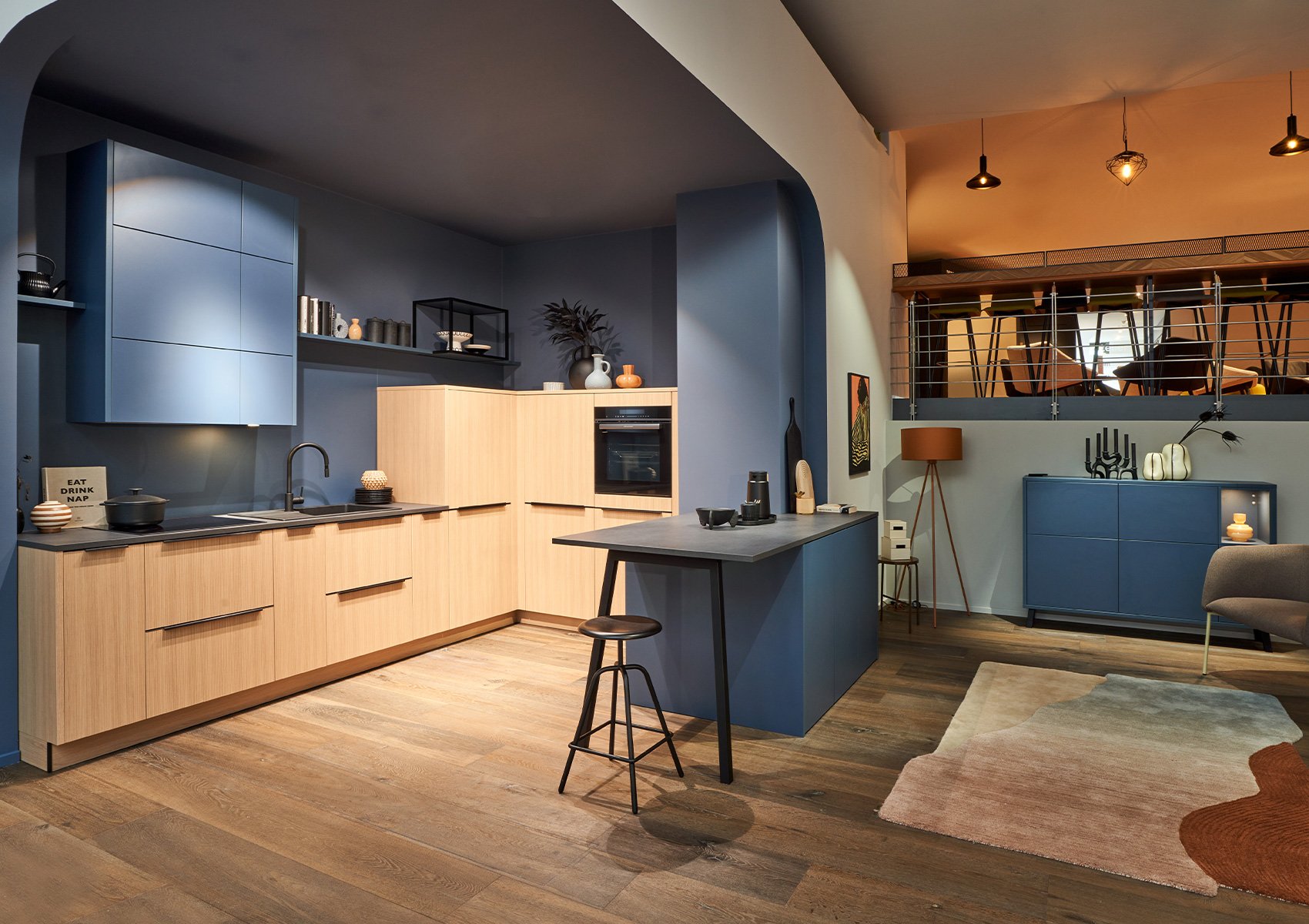 LINEA Eiche-natur  SCALA Balticblau.jpg