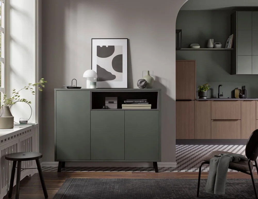 Vegas_Grün-metallic_Linea_Walnuss-natur_Sideboard_online_D1.jpg