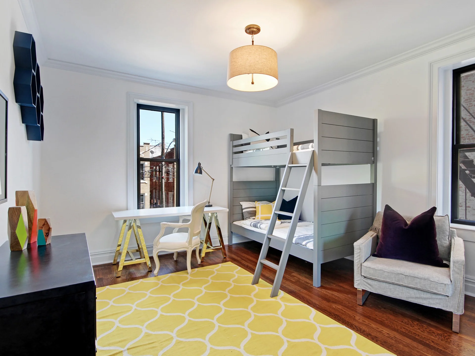 R5_BG_1920x1440_kidsbedroom1.jpg
