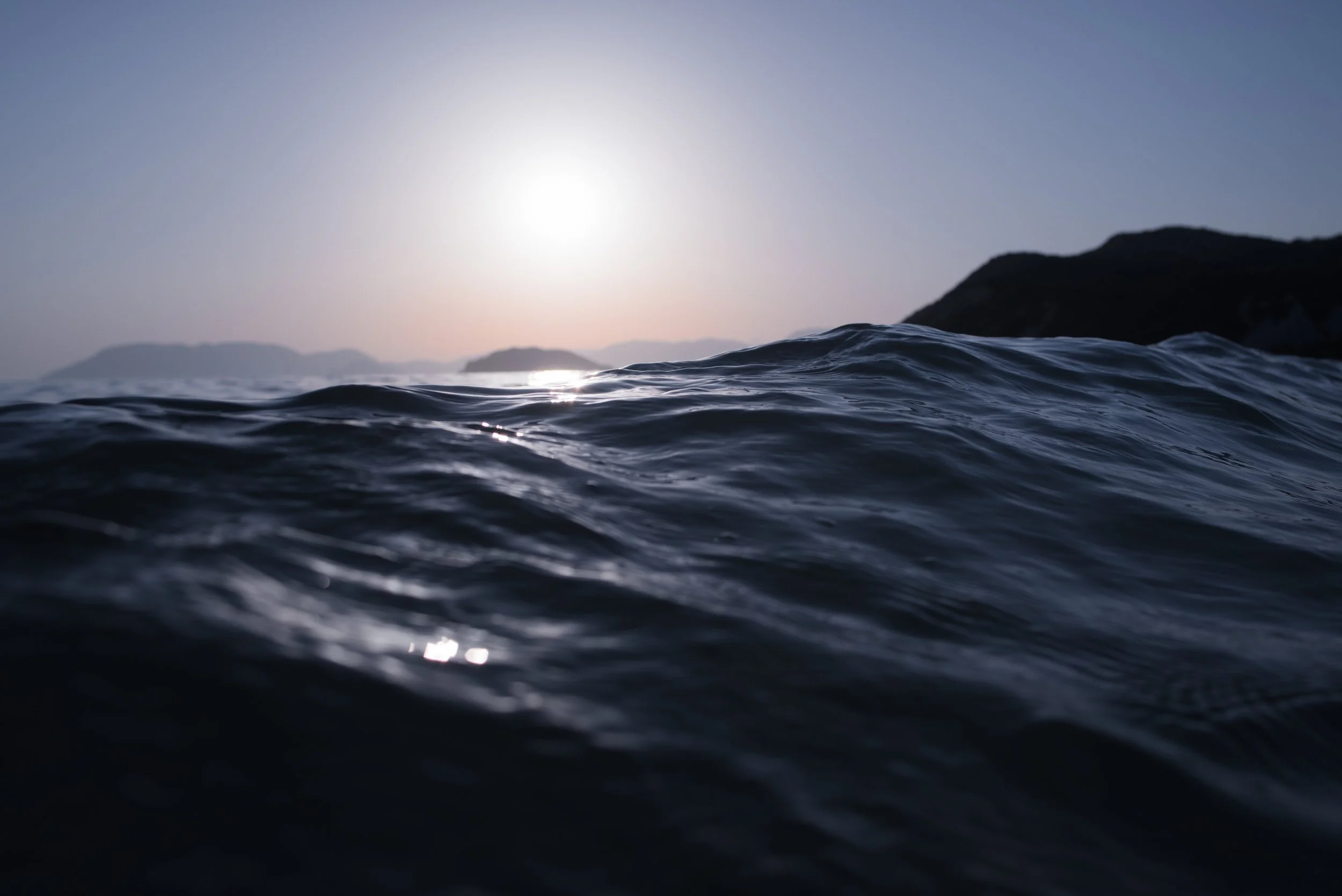 rolling-wave-currents-airs-a-rock-opera.jpg