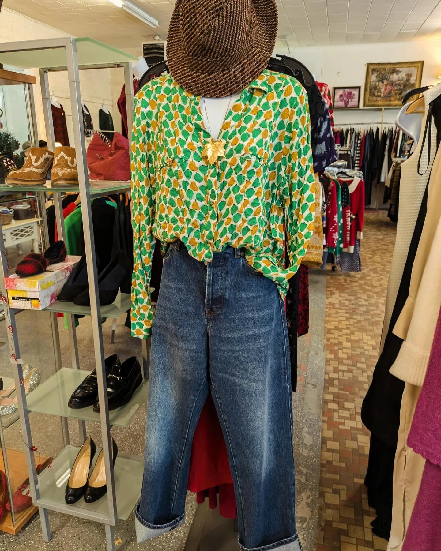 If you&rsquo;re like me, your holiday gift shopping goes a little something like this: one for them, one for me&hellip;one for them, one for me! 🎁🎁🎁 Stop in this week and see what&rsquo;s new in our apparel section and get in on some of these fash