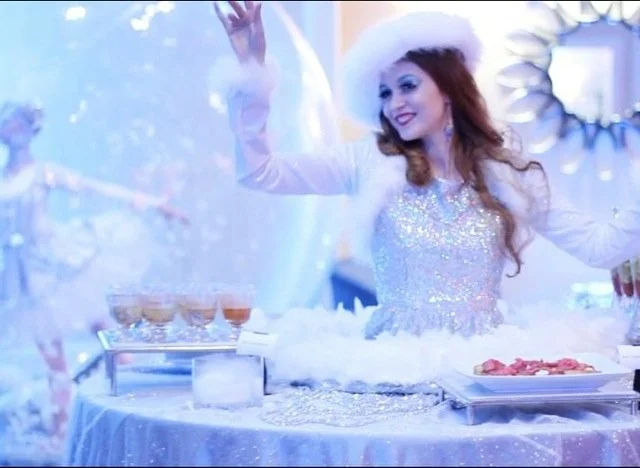 Winter Wonderland Living Table with Faux Fur