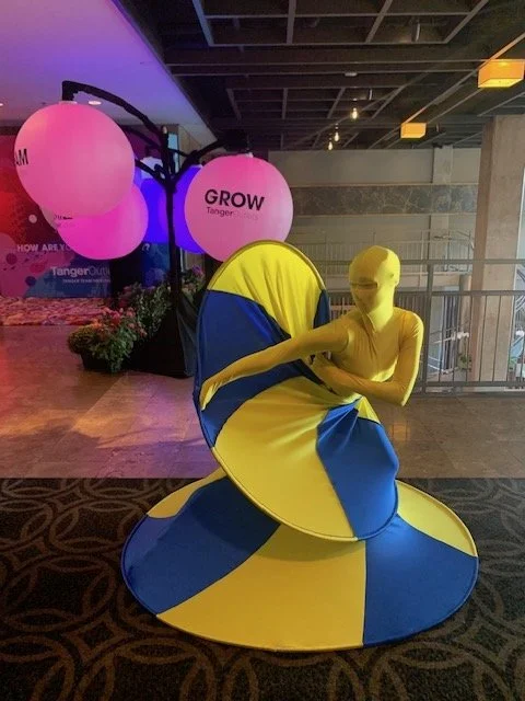 Yellow and Blue Spiral by GROW Balloon Display