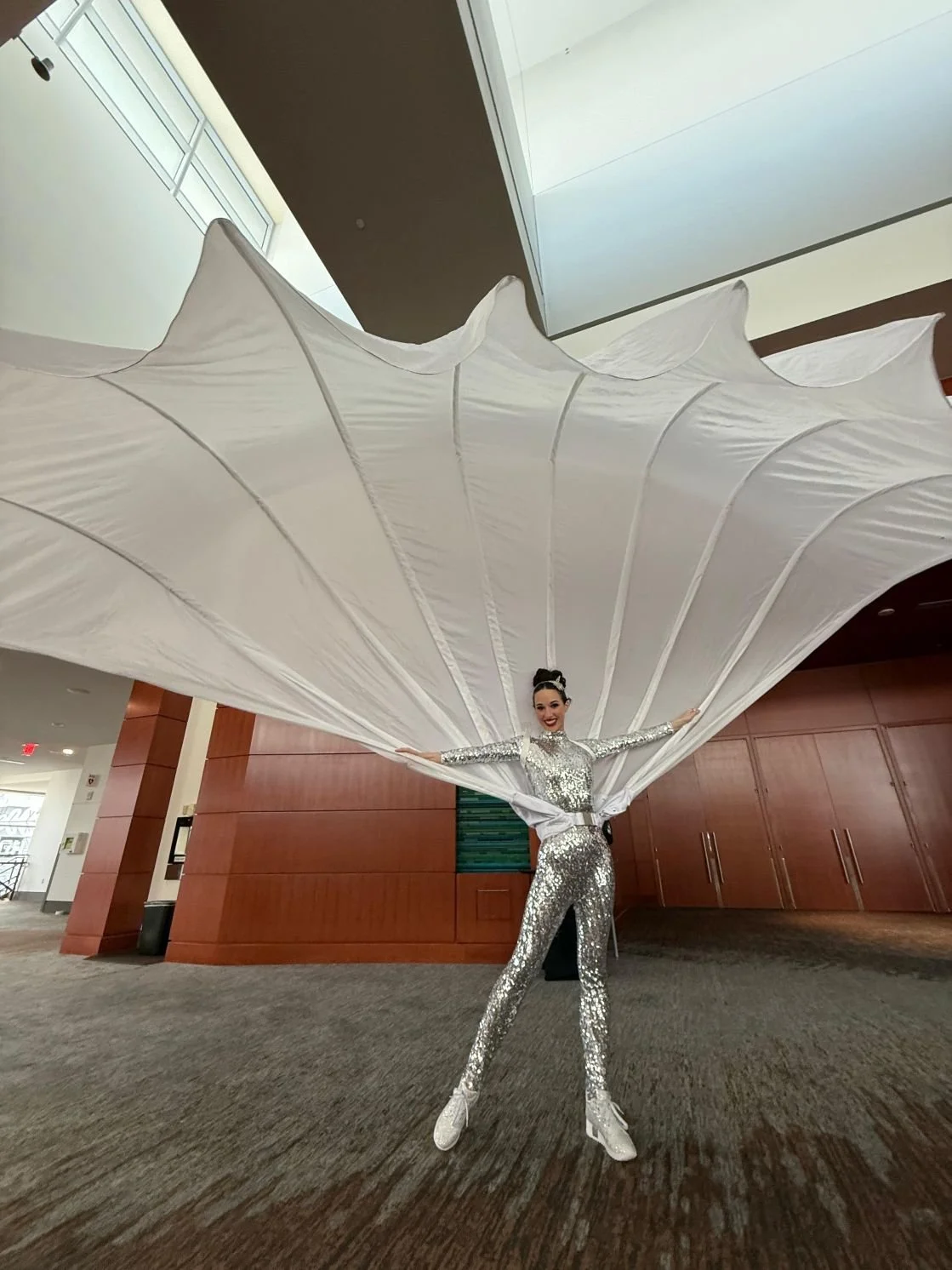 Wind Artist at Indoor University Gala