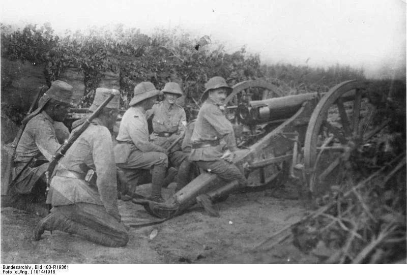 By Bundesarchiv, Bild 183-R19361 / CC-BY-SA 3.0, CC BY-SA 3.0 de, https://commons.wikimedia.org/w/index.php?curid=5368342