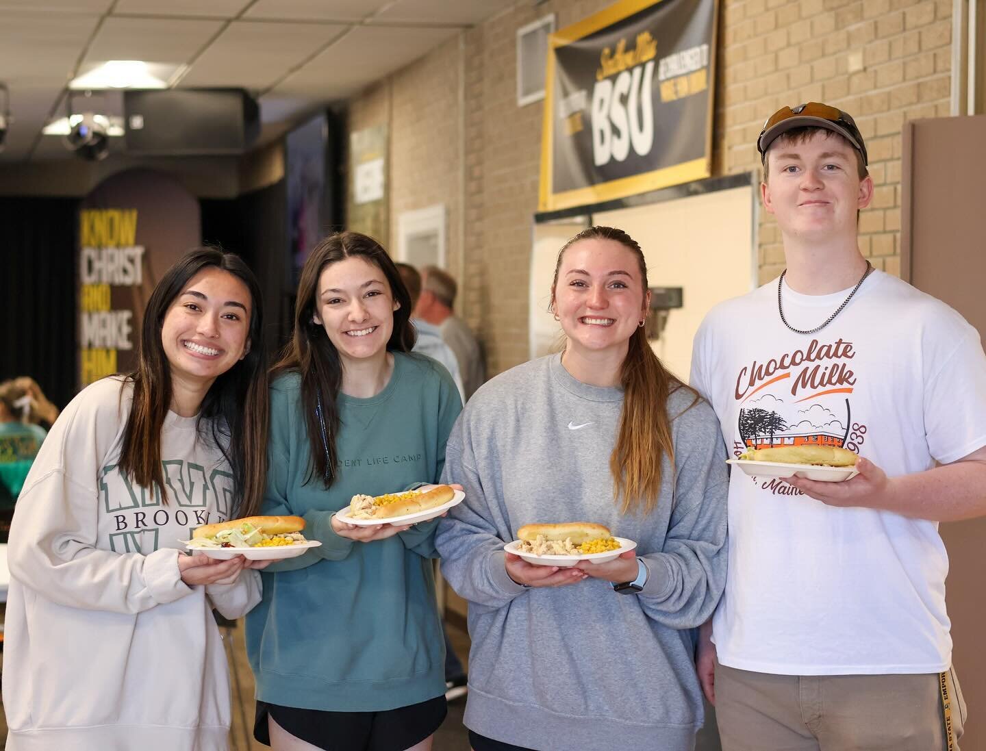 NOONDAY LUNCH is TODAY!!!

Don&rsquo;t forget you have lunch plans with us today! 

Join us for some delicious food, a Bible message, and good conversations!