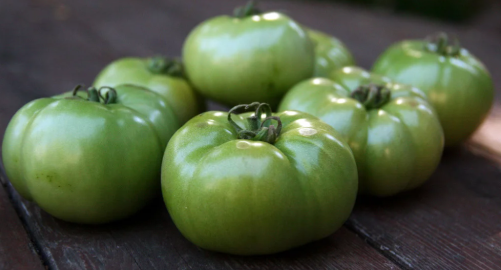 green tomato.png