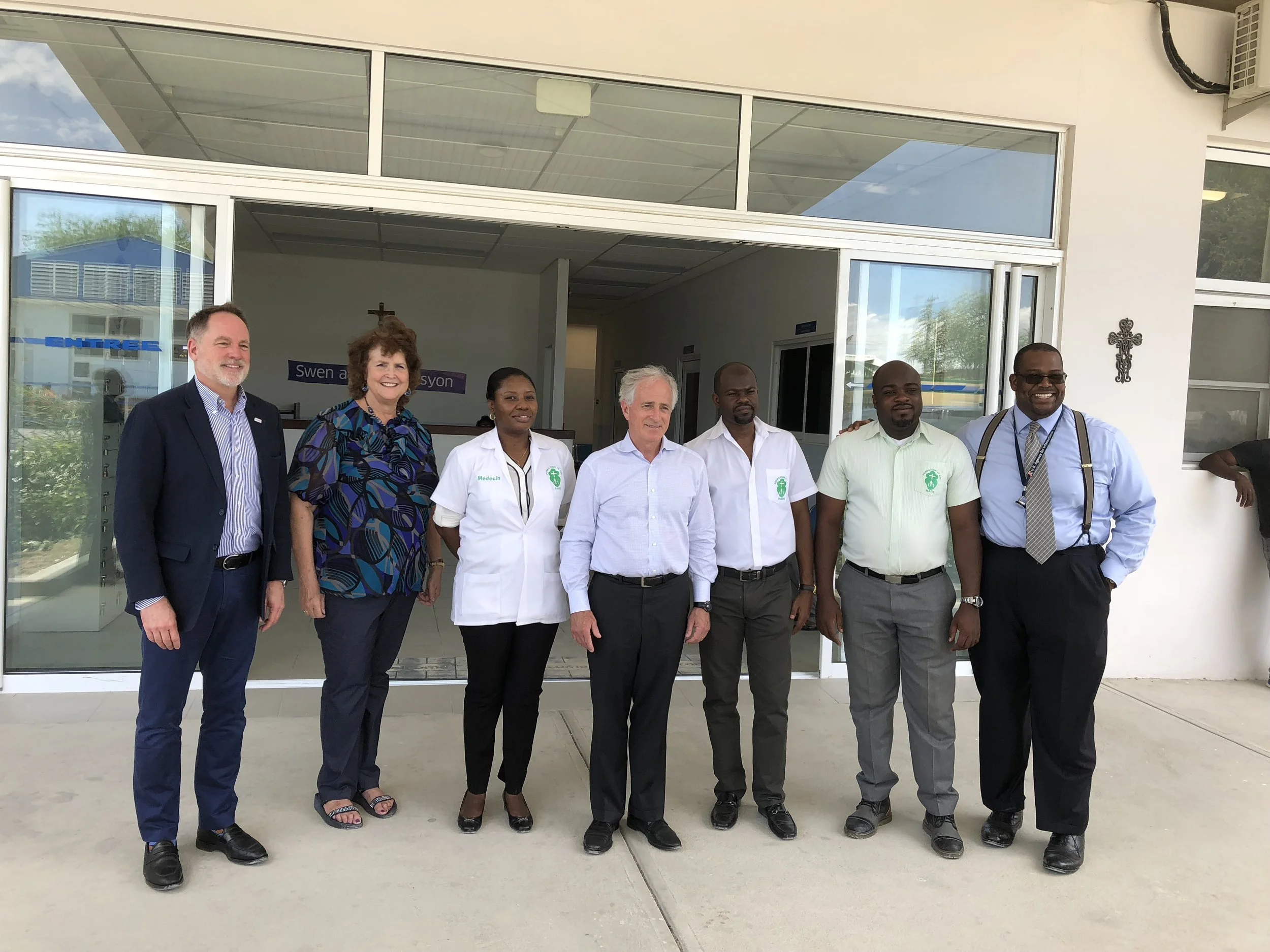 Republican Senator Robert Phillips Corker from Tennessee visits St. Luke Hospital on June 1st, 2018